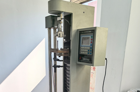 Machine d'essai de traction 